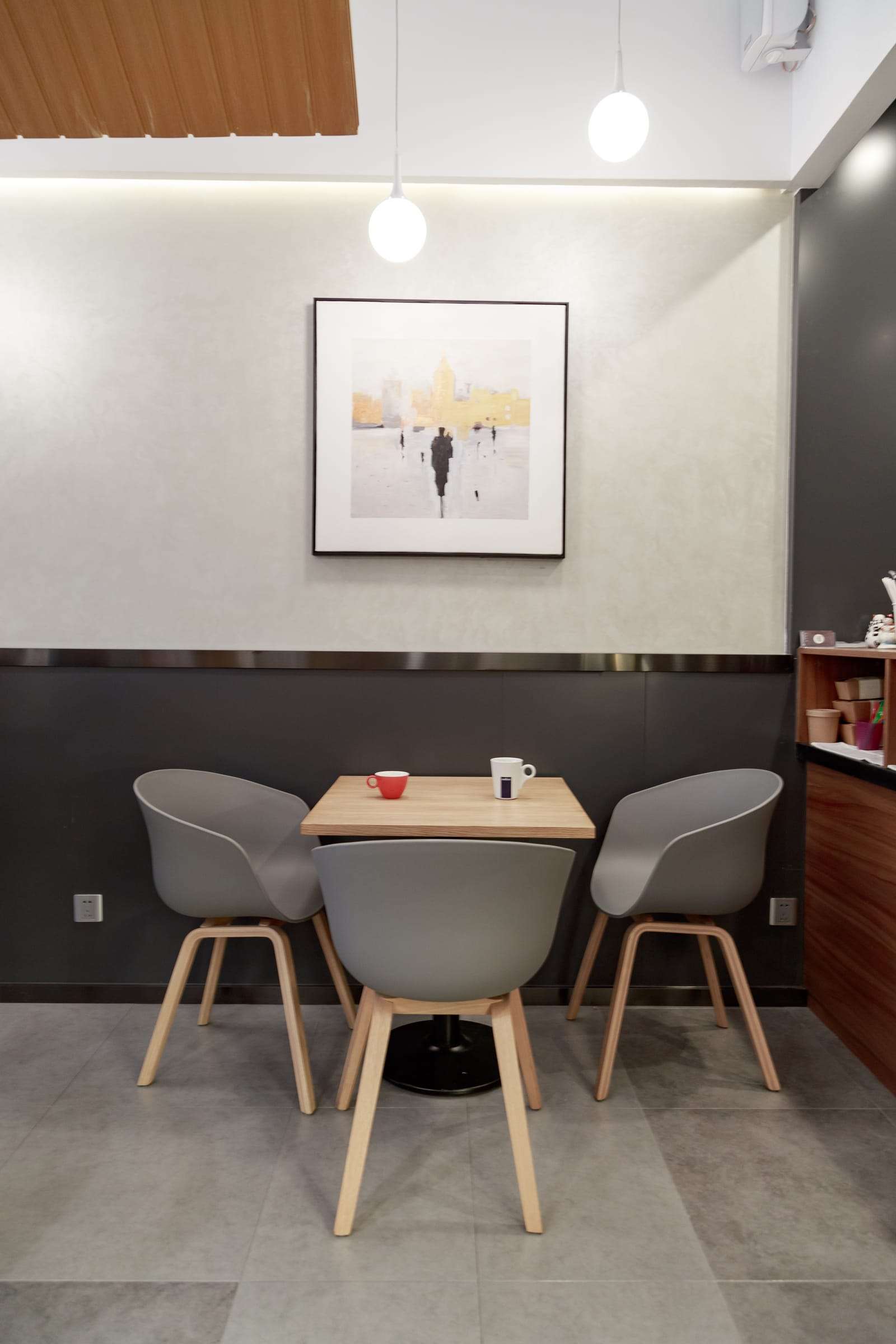 Café Fan's — interior view 10